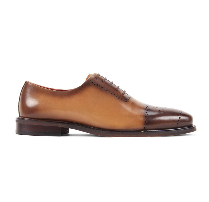 Wesley Oxford Dress Shoe by Giovanni
